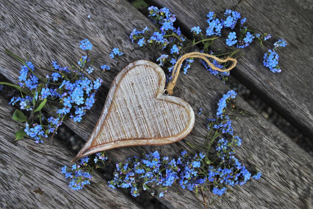 don't forget about me, heart, wooden-4225379.jpg